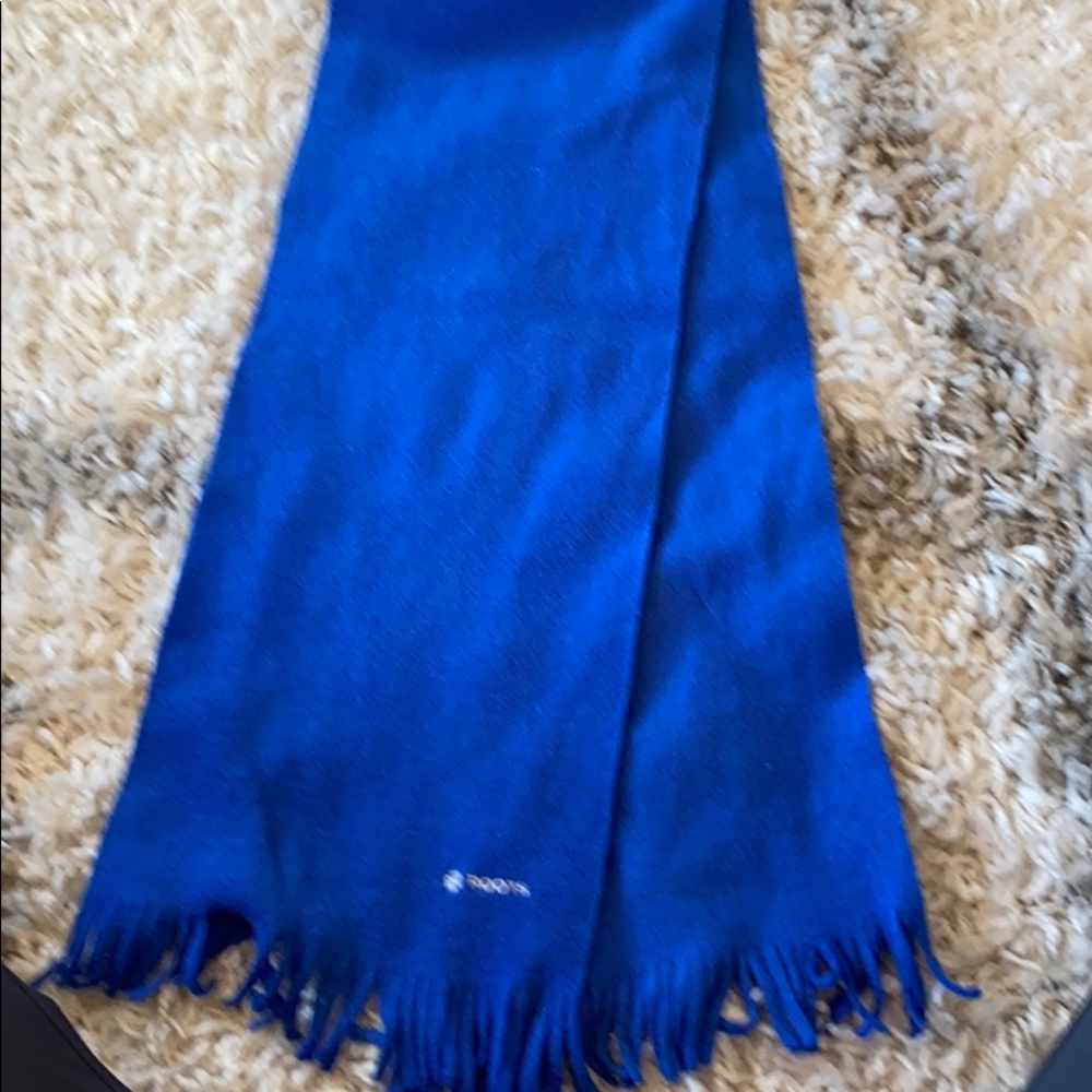 Roots polar fleece scarf